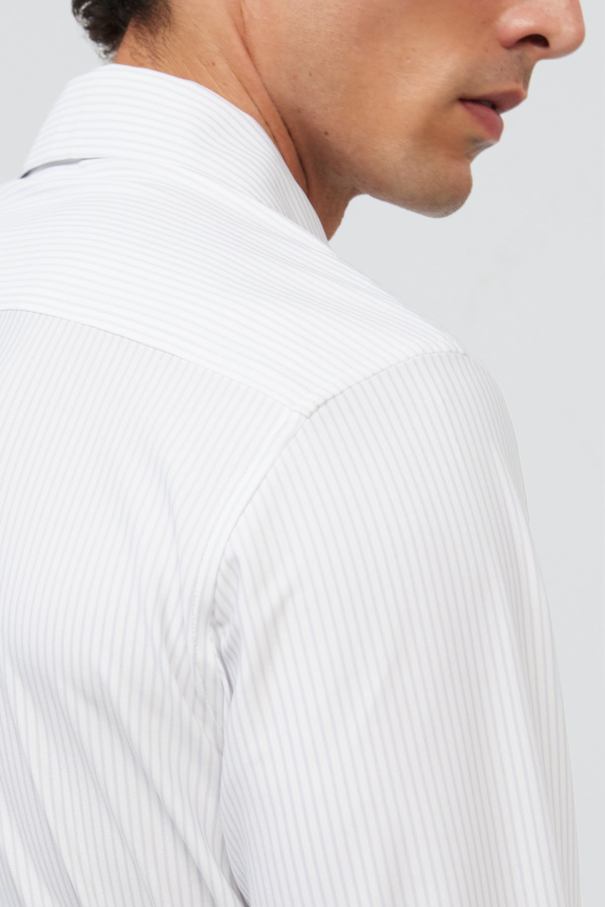 camisa de vestir rayas celeste regular luxe  espalda 