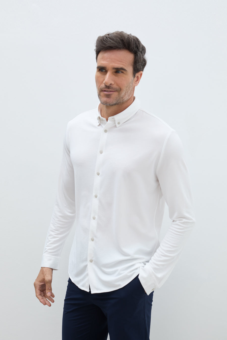 camisa casual blanca regular hombre plano medio 