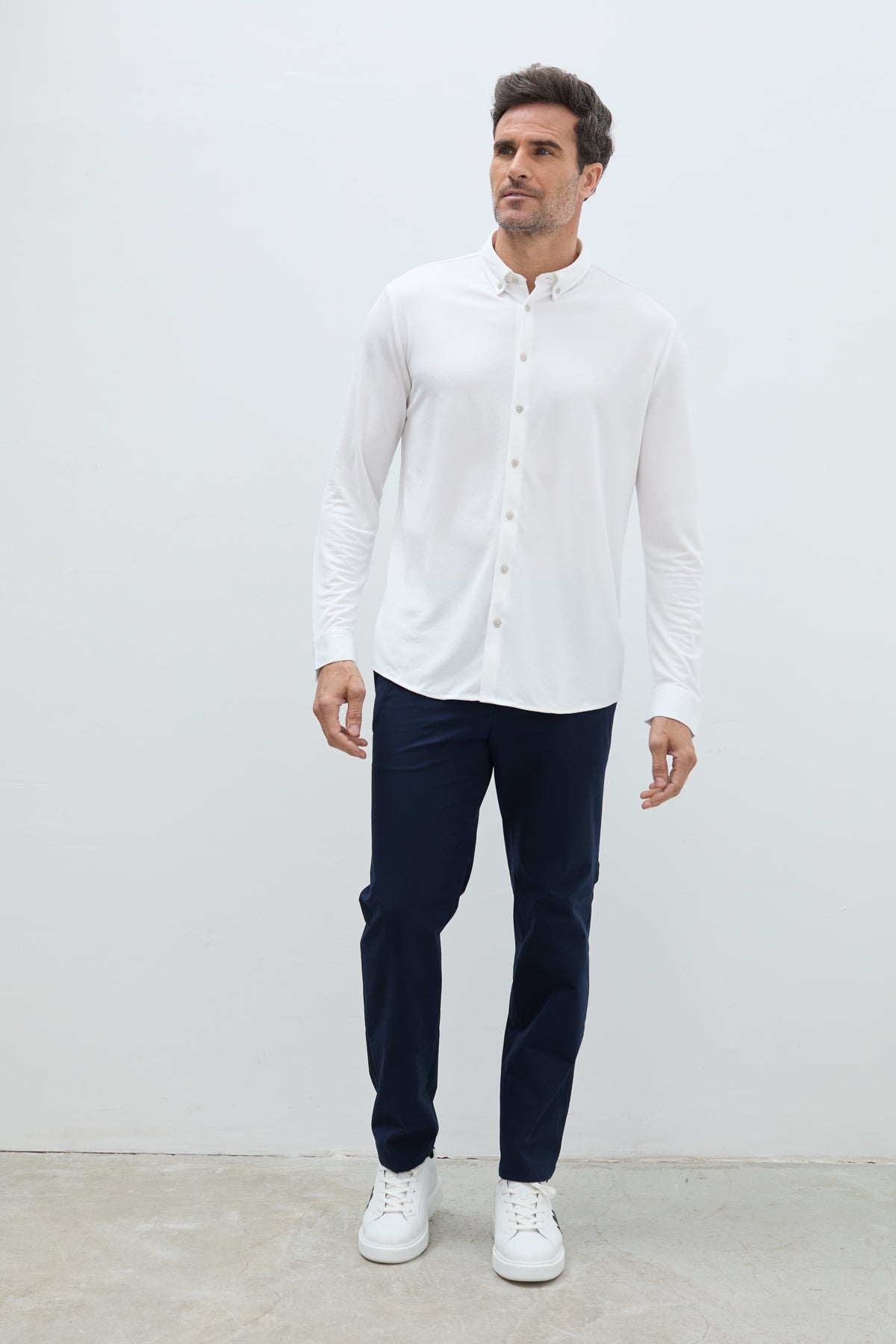 camisa casual blanca regular hombre de manga larga cuerpo entero 
