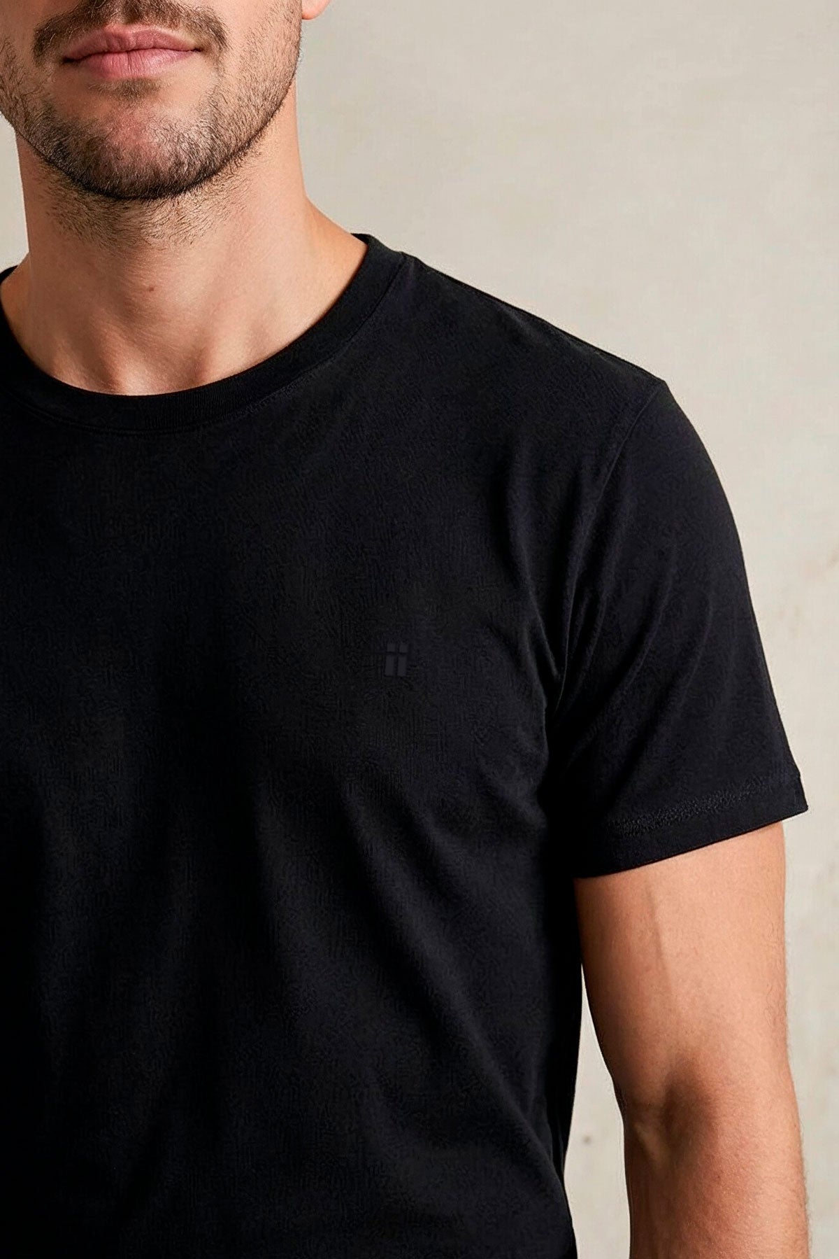 Camiseta Masculina Gola Redonda Preta Soft Light
