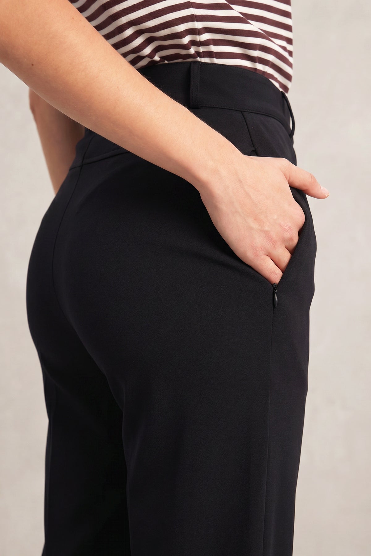 Pantalón 24/7 de mujer negro