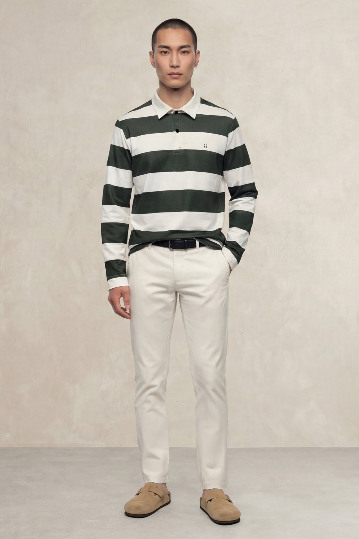 Polo manga larga hombre estampado rayas verde look completo